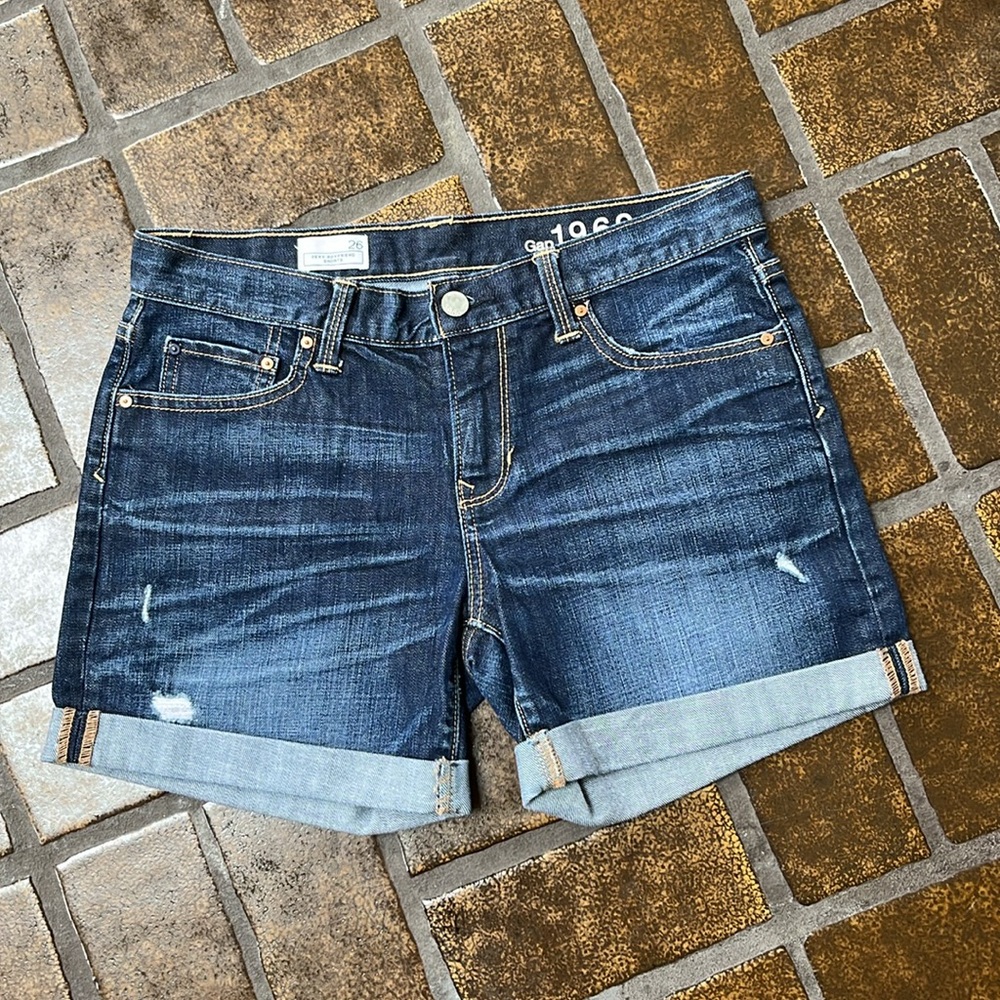 Gap Fleut Wash Lightly Distressed Sexy Boyfriend Short
